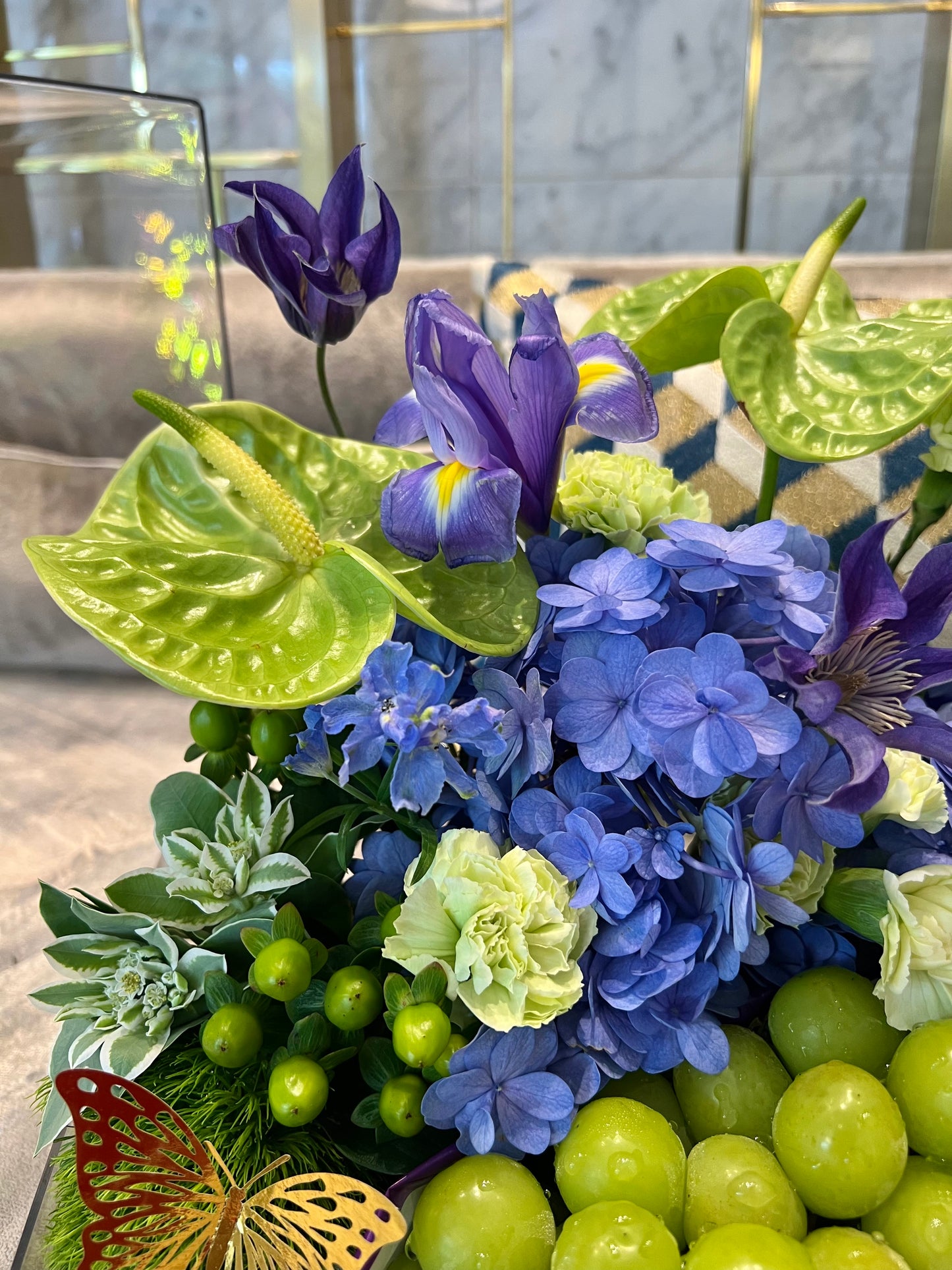 Premium Flowers & Fruit Box