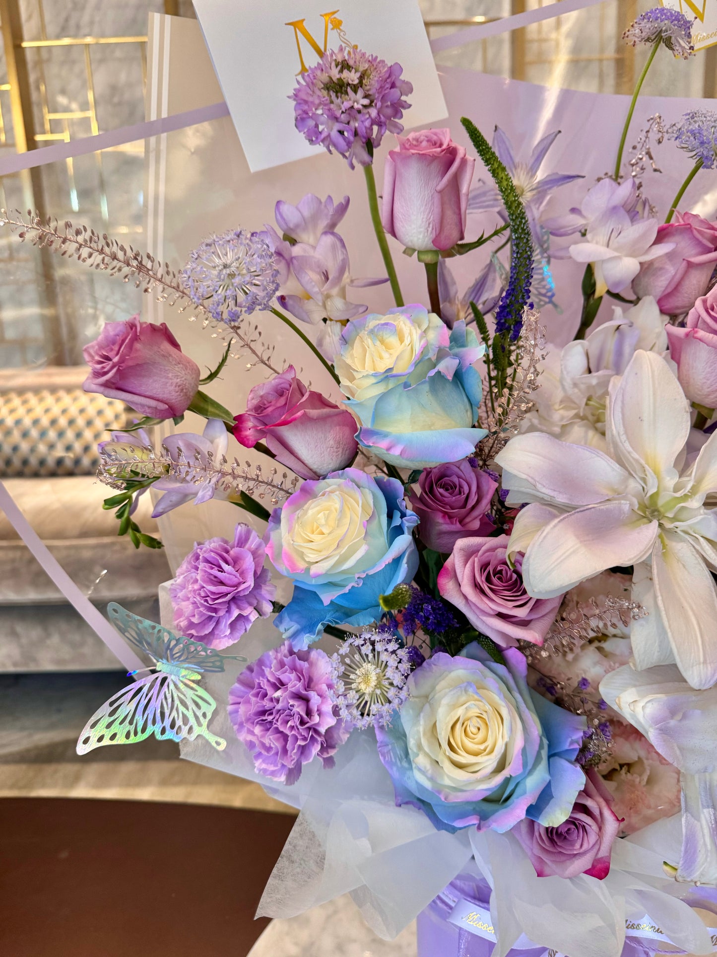 Ariel - Dreamy Dutch Double Lilies & Ecuadorian Roses