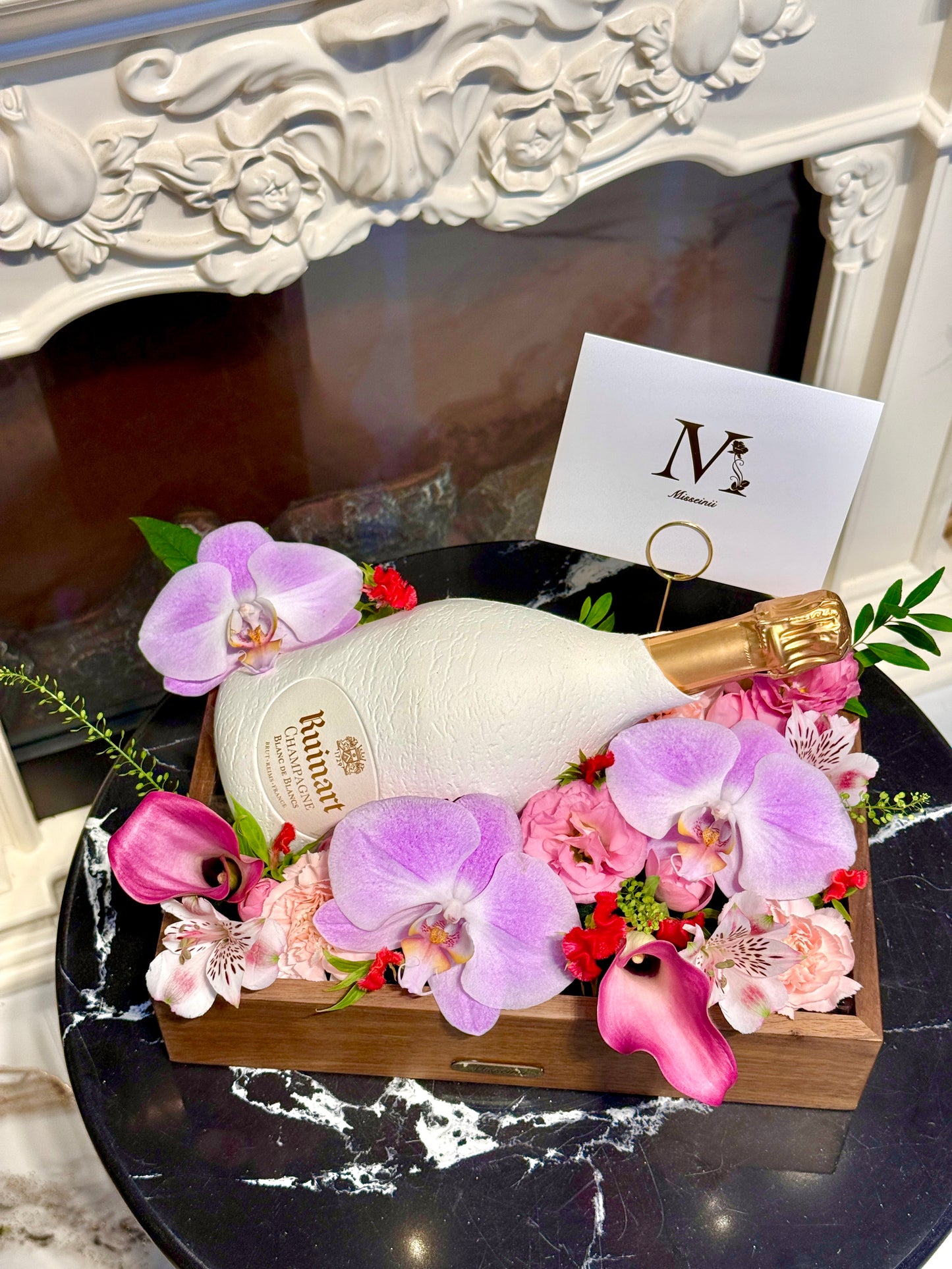 Flowers/Ruinart Champagne Gift Box