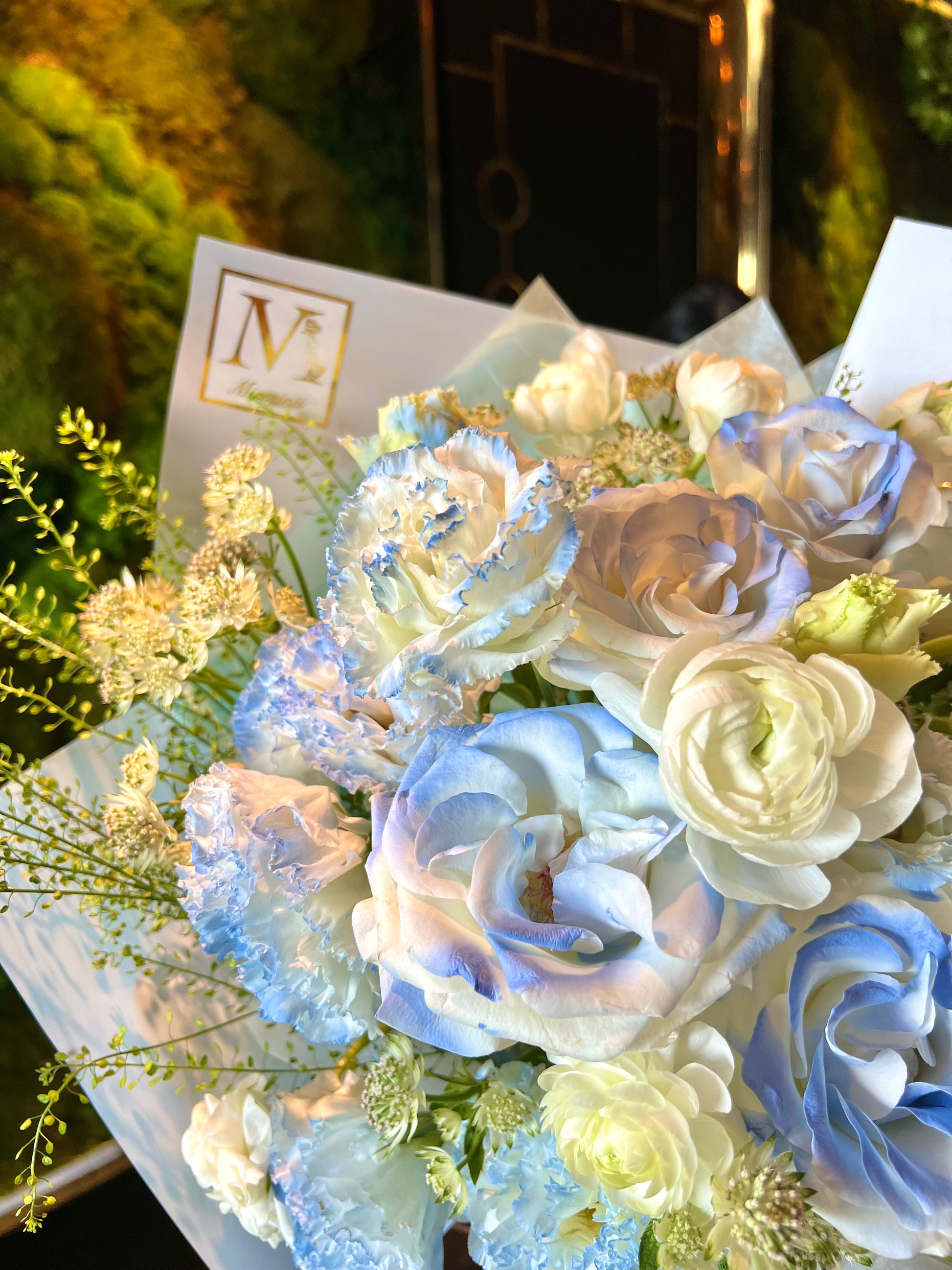 Blue Ranunculus Rose Prudence - Brilliant Blue & White Roses Ranunculus Bouquet – Misseinii ...